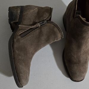 NWT Born Montoro Natural Distressed Brown Suede Side-Zip Ankle Bootie